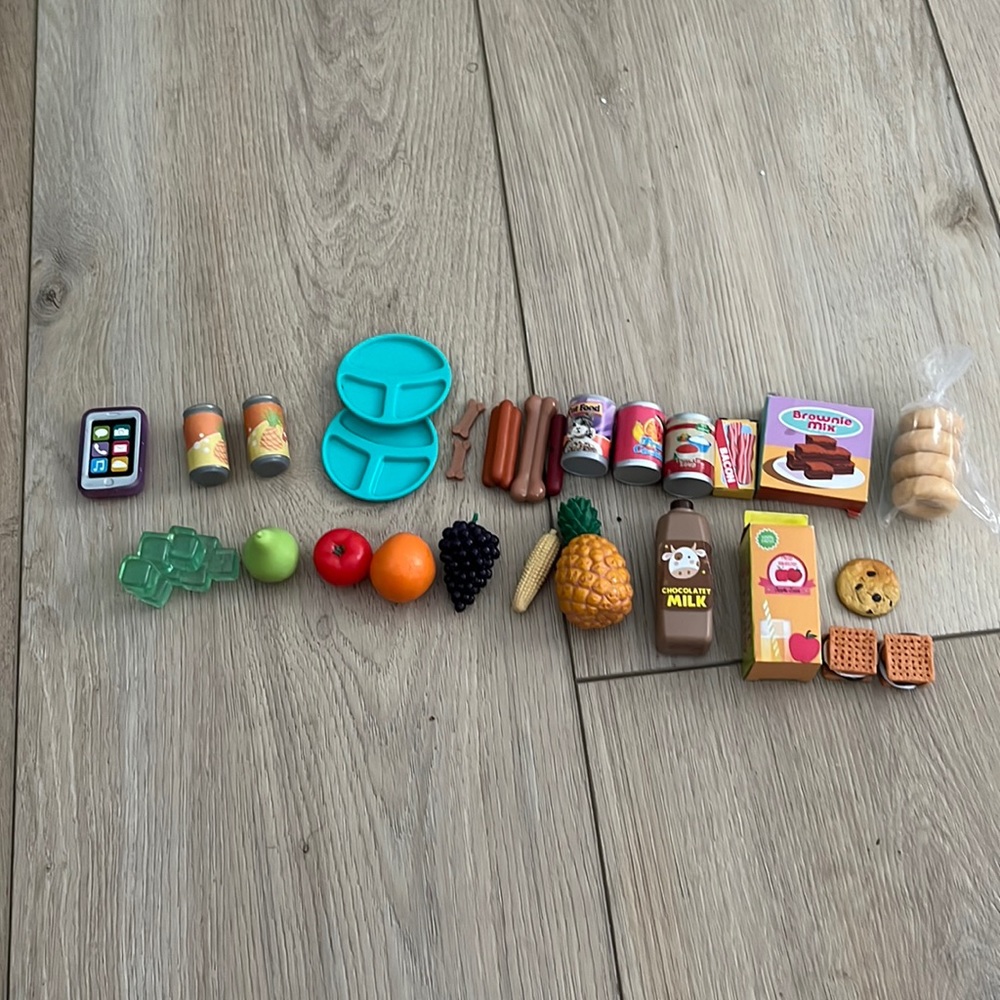 28 pc random food and other American/our generation doll stuff